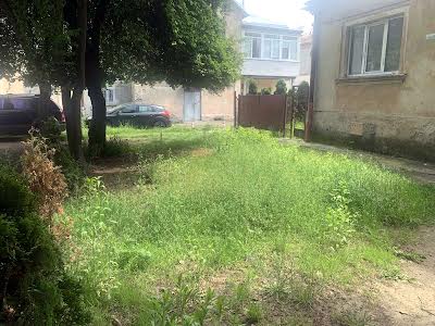 комерційна за адресою Миколи Зерова вул., 8
