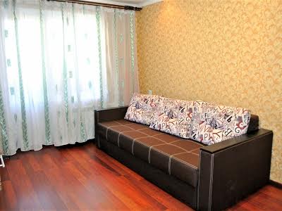 квартира за адресою Богатирська вул., 8