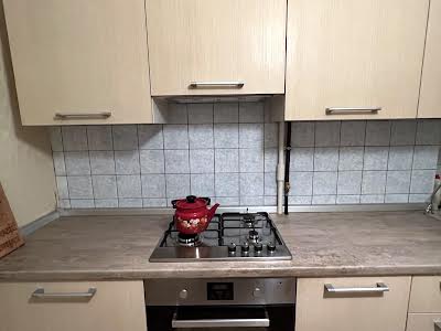 квартира за адресою Янтарна вул., 83