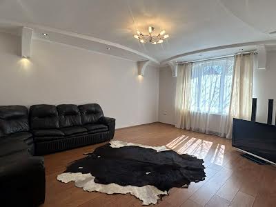 будинок за адресою Прикарпатська, 1б