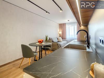квартира за адресою Озерна вул., 27А