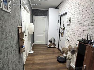 квартира по адресу Ревуцкого ул., 29-А
