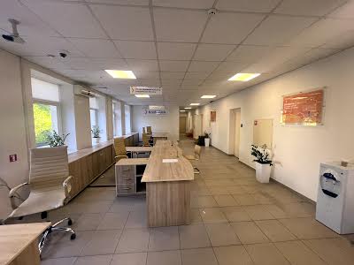 комерційна за адресою Кавказька вул., 2