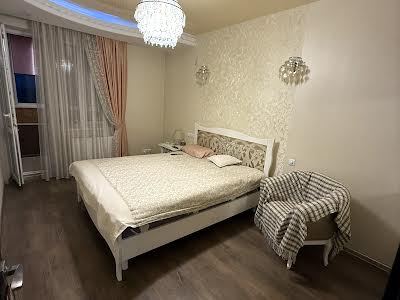 квартира по адресу Драгоманова ул., 6/1