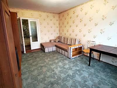 квартира за адресою вул. Озерна, 15