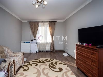 квартира за адресою Тролейбусна вул., 24