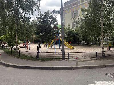 квартира по адресу Драгоманова ул., 6/1