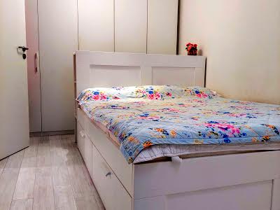 квартира за адресою Регенераторна вул., 4