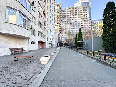 коммерческая по адресу Жилянская ул., 59