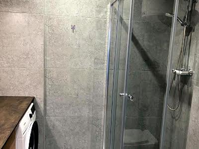 квартира за адресою Салютна вул., 2