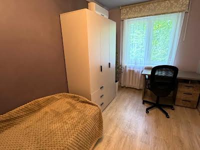 квартира за адресою Євгена Танцюри вул., 64