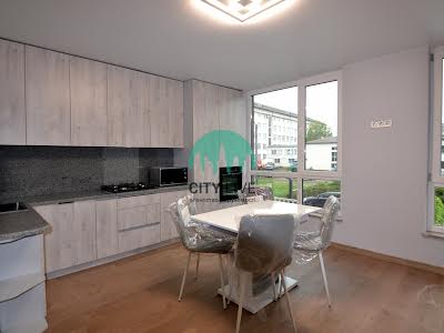 квартира за адресою Флотська вул., 10б