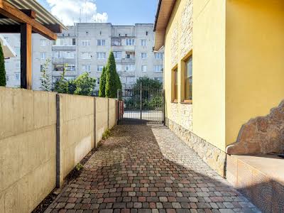 комерційна за адресою Симона Петлюри вул., 5