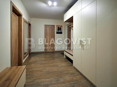 квартира за адресою Софії Русової вул., 3-А