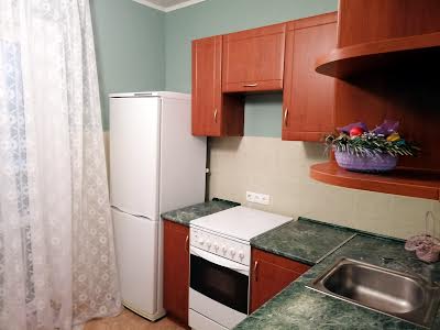 квартира за адресою Каштанова вул., 8-Б