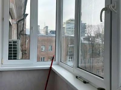 квартира за адресою Дмитра Яворницького просп. (Карла Маркса), 20