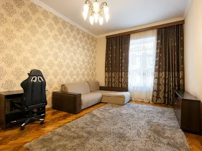квартира за адресою Патріарха Димитрія Яреми (Чехова), 17