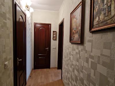 квартира за адресою Автозаводська вул., 99/4