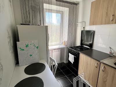 квартира за адресою Олени Теліги вул., 57