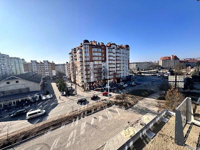 квартира за адресою Степана Бандери вул., 1