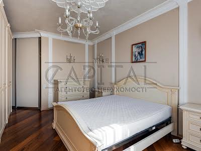 квартира за адресою Кудрявський узвіз, 3-Б