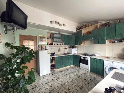 квартира за адресою Коновальця вул., 3