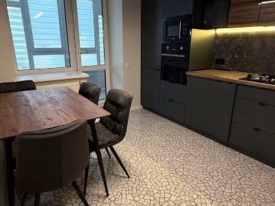 квартира за адресою Генерала М. Тарнавського пров., 30