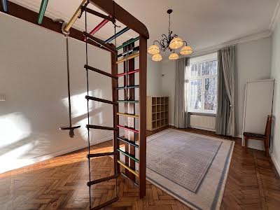 квартира по адресу Французский бульв., 11а