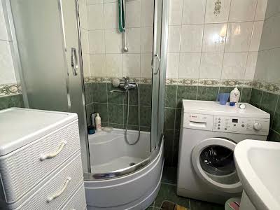 квартира за адресою Кирила Трильовського вул., 28