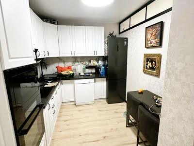 квартира за адресою Райдужна вул., 56