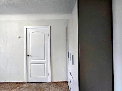 квартира по адресу Строителей ул., 8