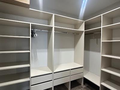 квартира за адресою Залізнична вул., 9
