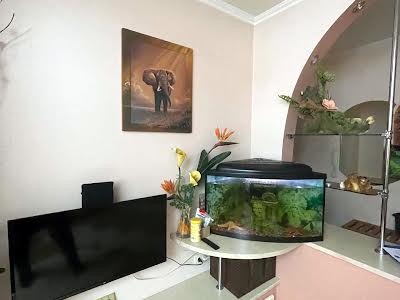 квартира за адресою Коновальця вул., 3
