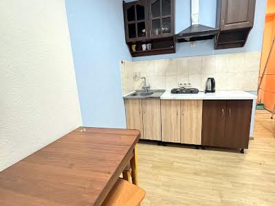 квартира за адресою Тищенка, 32