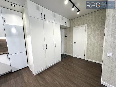 квартира по адресу Ревуцкого ул., 40в