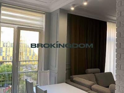 квартира за адресою Регенераторна вул., 4