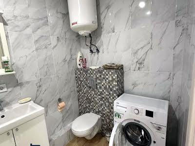 квартира за адресою Домобудівельна вул., 13