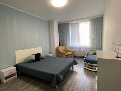 квартира за адресою Регенераторна вул., 4