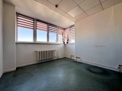 коммерческая по адресу Жилянская ул., 59