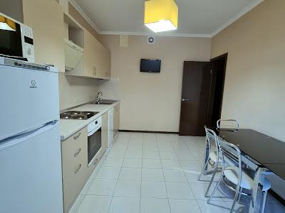 квартира за адресою Анни Ахматової вул., 34