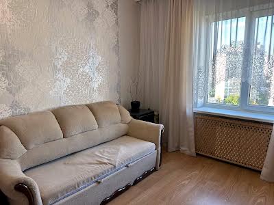 квартира за адресою Срібнокільська вул., 8