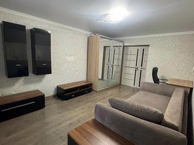 квартира за адресою Героїв просп., 12