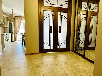 квартира за адресою Дніпровська набережна вул., 1