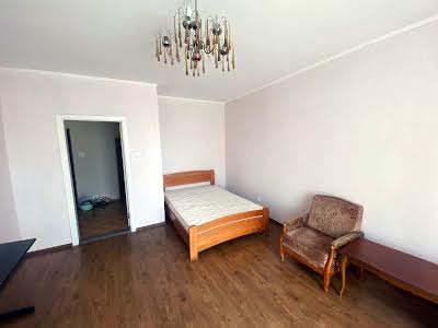 квартира за адресою Анни Ахматової вул., 35-А
