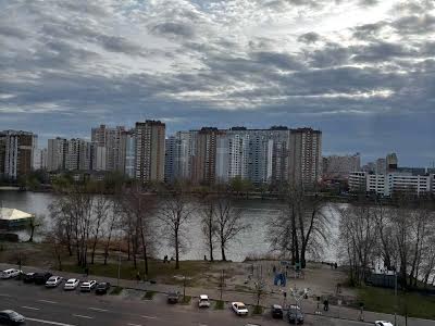 квартира за адресою Ревуцького вул., 5