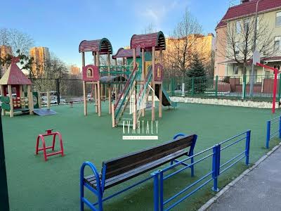 квартира за адресою Федора Ернста вул., 8