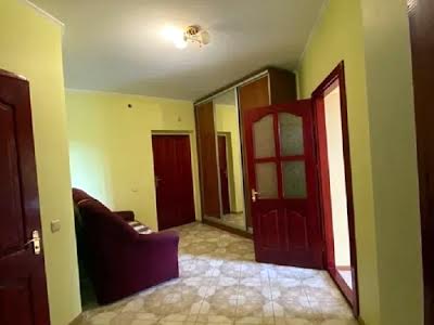 квартира за адресою Плугова вул., 10