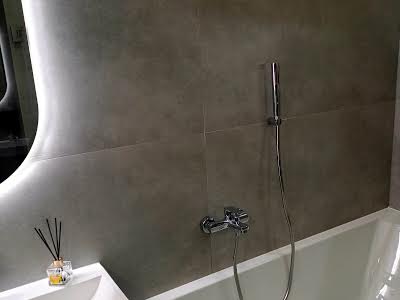 квартира за адресою Залізнична вул., 7