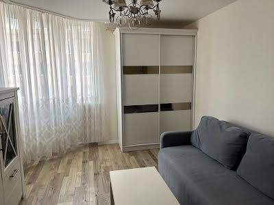 квартира за адресою Академіка Амосова вул., 63
