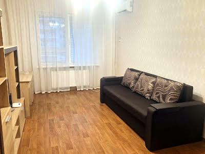 квартира за адресою Софії Русової вул., 3